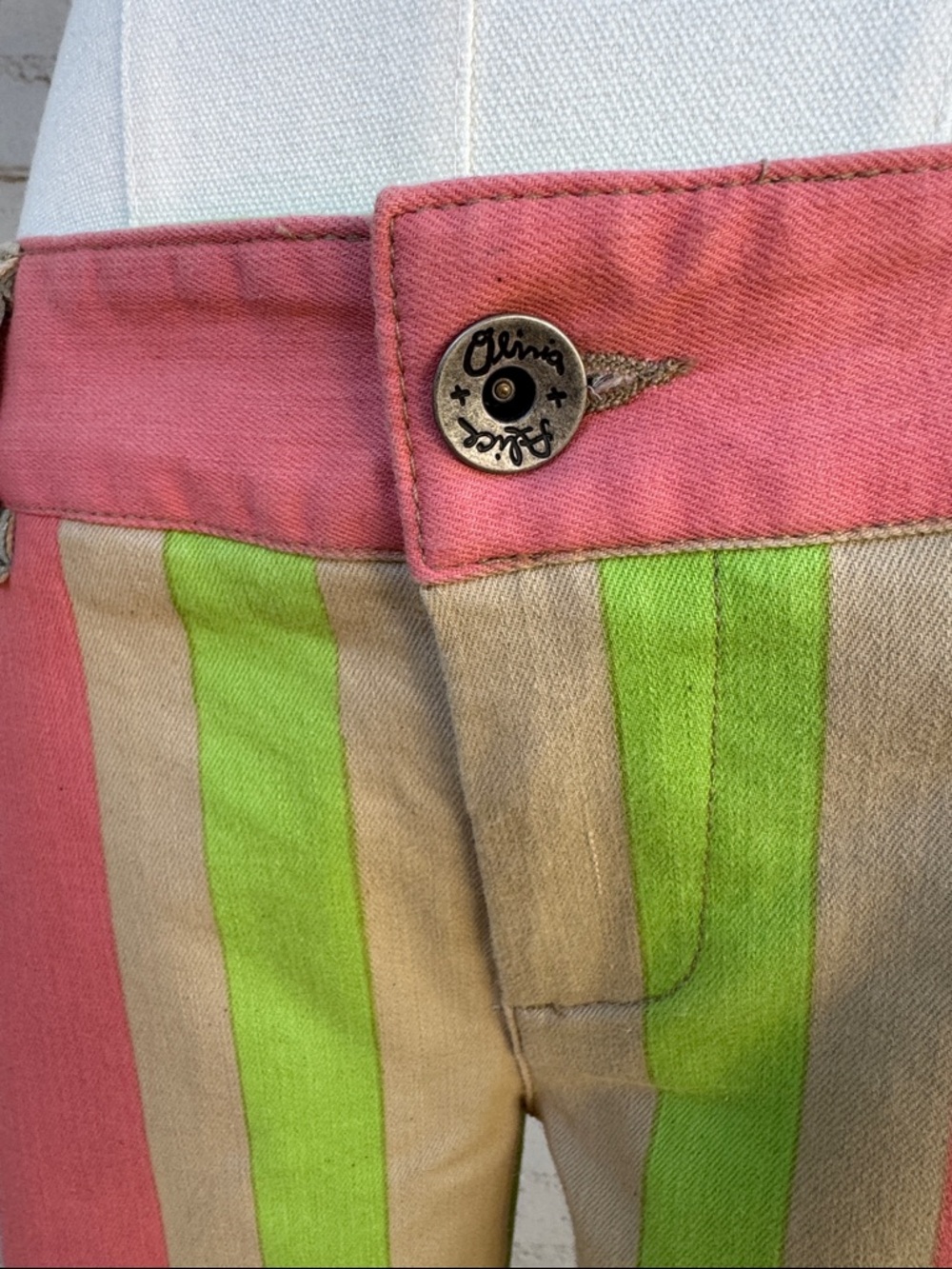 ✨RARE✨ Alice + Olivia by Stacey Bendet Flare Bell Jeans Multi Tan Stripe Size 4 - Picture 5 of 10